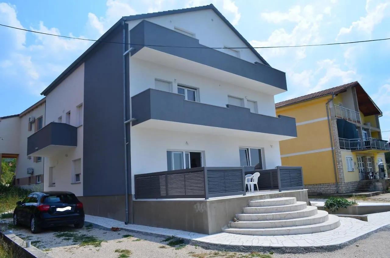 Pensionat Afrodita Hotell Gornji Karin Kroatien